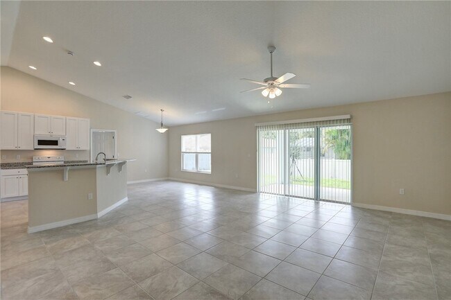 Building Photo - 426 Lanfair Ave