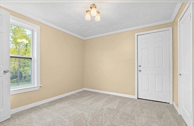 Building Photo - 754 Princeton Ave