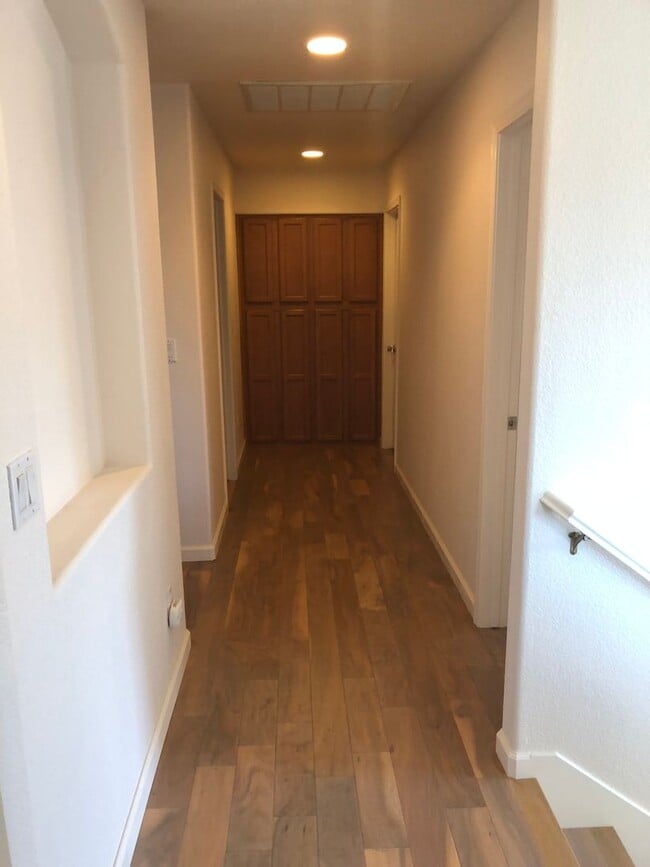 Building Photo - 1571 Thurman Way