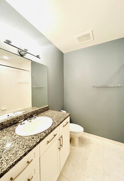 Building Photo - 4101 Albemarle St NW