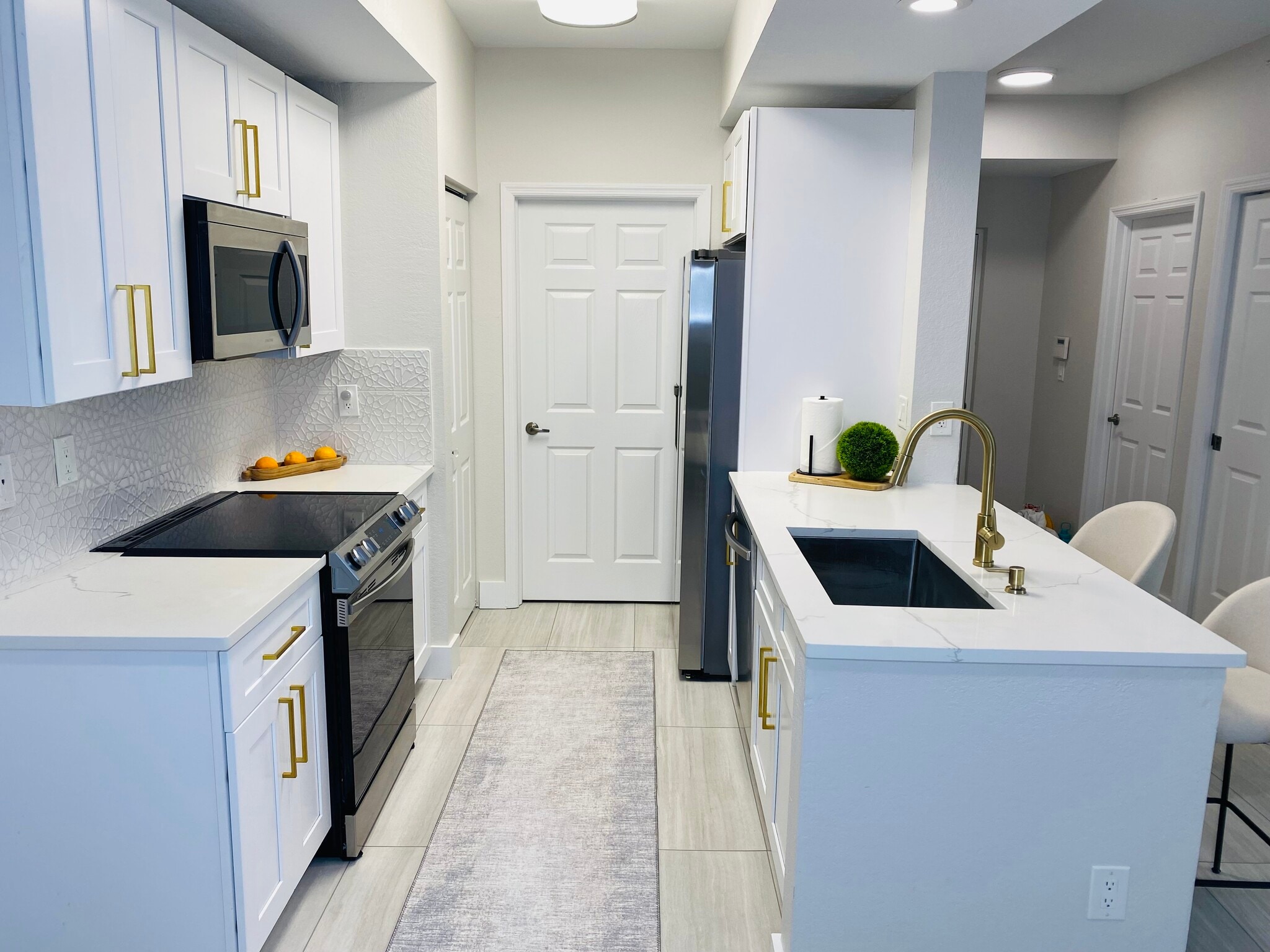 Fully equipped kitchen. - 4645 Saint Croix Ln