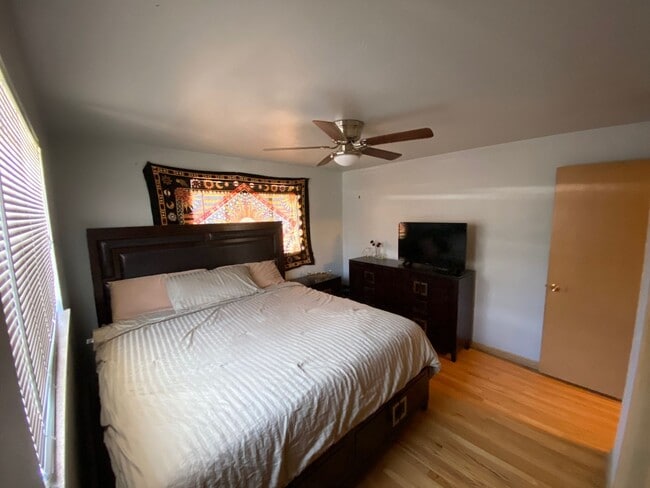 Building Photo - Charming 2BD, 1BA Wheat Ridge Duplex with 1-Car Garage