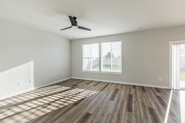 Building Photo - New 4 Bed 2.5 Bath House in Star