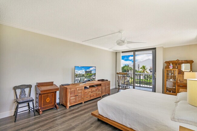Building Photo - 4748 S Ocean Blvd