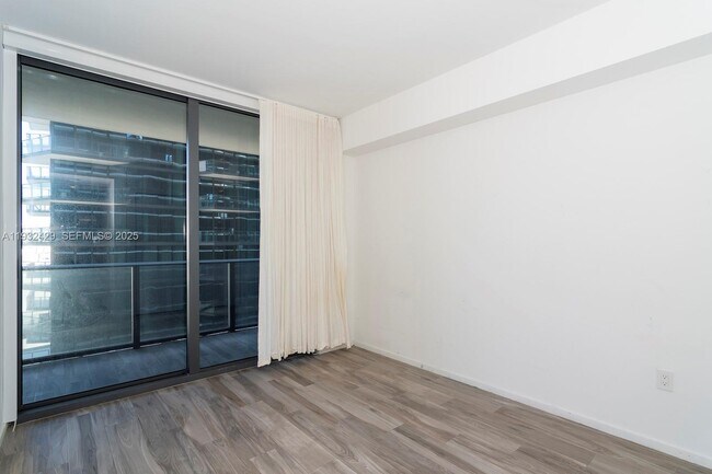 Building Photo - 801 S Miami Ave