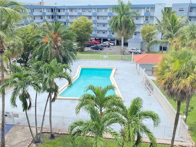 Building Photo - 1655 W 44th Pl