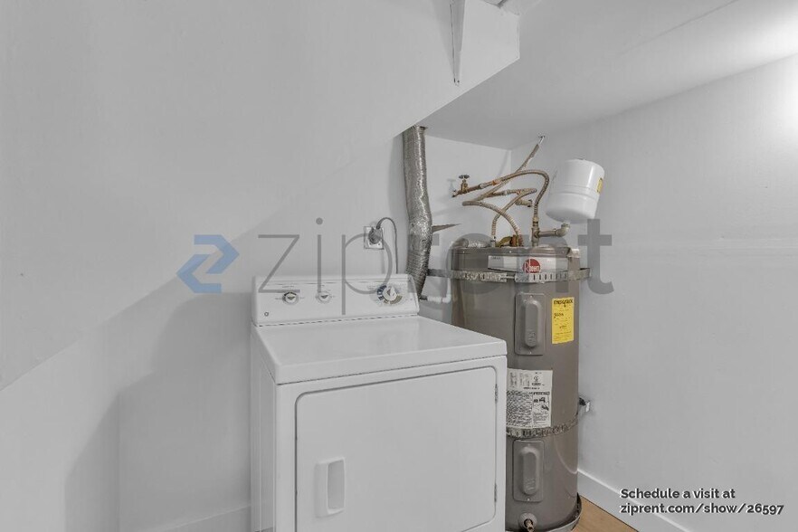 Building Photo - 12211 SE 59th St