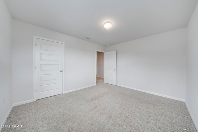 Building Photo - 4060 Silver Spur Rd