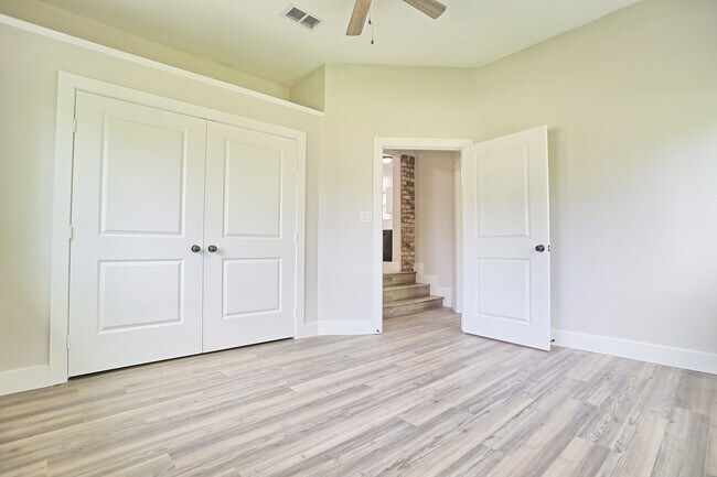 Building Photo - 704 Natchez River Cir
