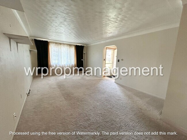 Building Photo - 2338 Bodette Ave