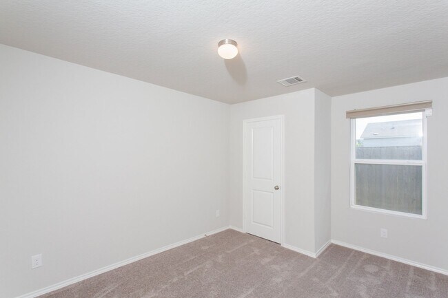 Building Photo - Beautiful 4 bedroom home in Rosillo Creek!...
