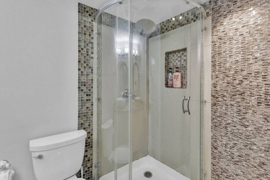 Building Photo - 103 Old Ferry Rd