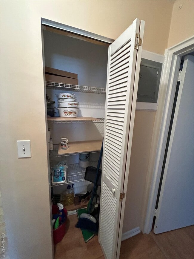 Building Photo - 82-34 Langdale St