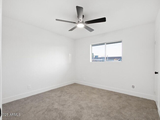 Building Photo - Mesa remodeled home