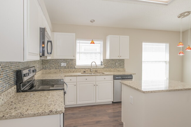Building Photo - 878 S Lilac Loop