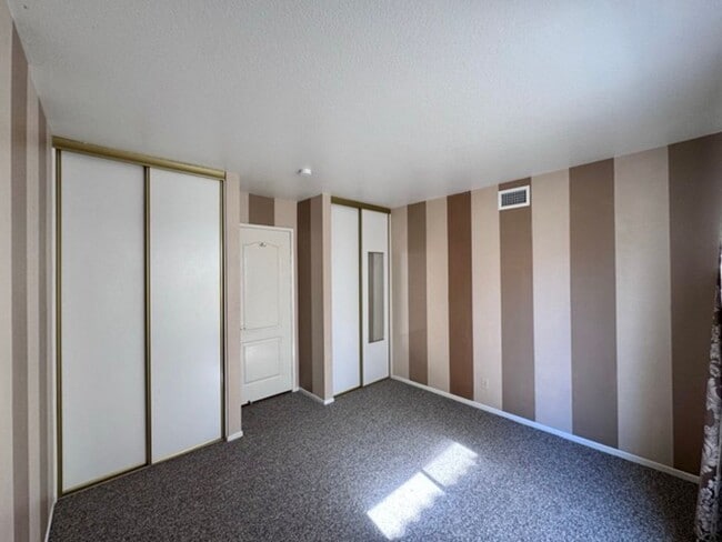 Building Photo - Spacious 5 Bedroom Home in Menifee Lakes w...
