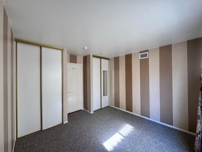 Building Photo - Spacious 5 Bedroom Home in Menifee Lakes with a 3 Car Garage for Lease!