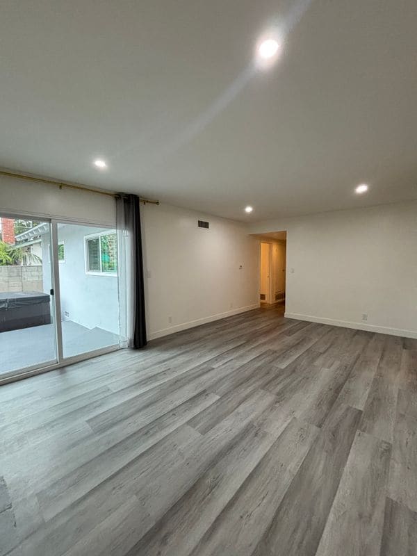 Building Photo - 8356 Vanalden