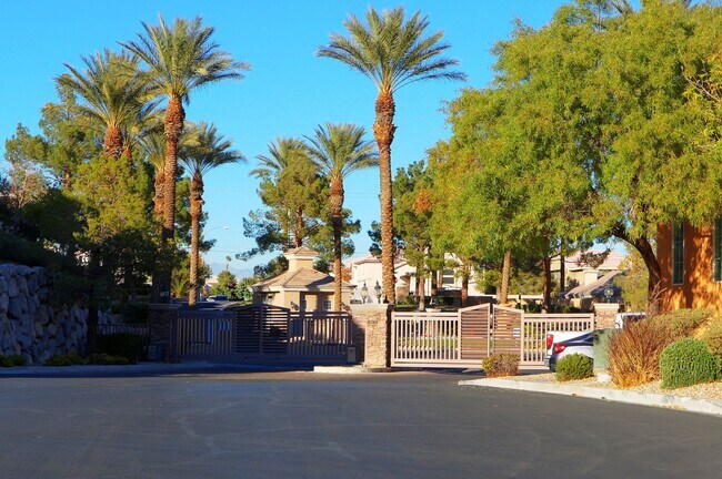 Building Photo - 3555 Meridale Dr