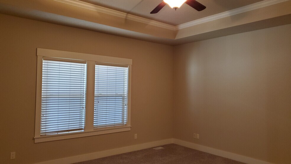Building Photo - 638 W Cedar Pointe Way