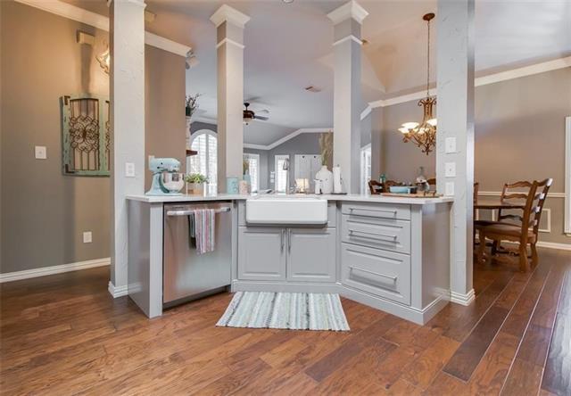 Building Photo - 4721 Ridgedale Dr