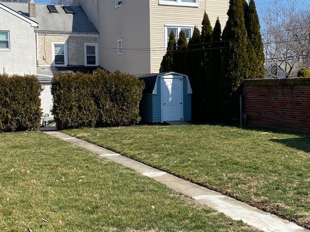 Yard - 143 E 5th Ave