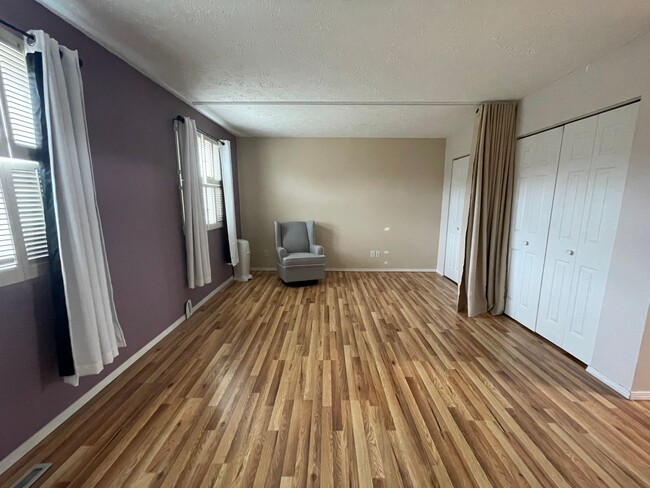 Building Photo - 2 Bedroom Condo in Saint Joseph