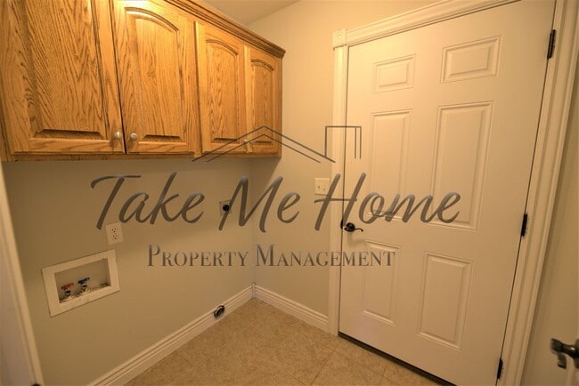 Building Photo - 3 Bedroom in East Springfield!