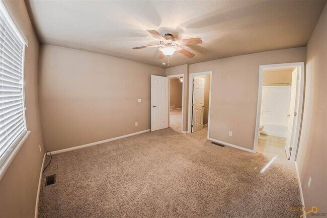 Building Photo - 6933 Cog Hill Ln