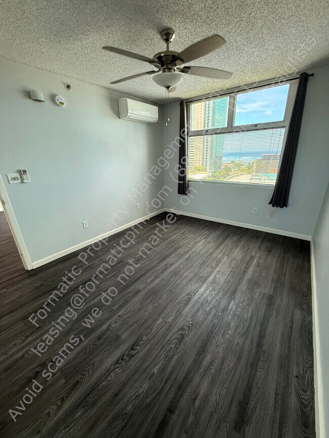 Building Photo - Live, Work & Play in the Heart of Honolulu...