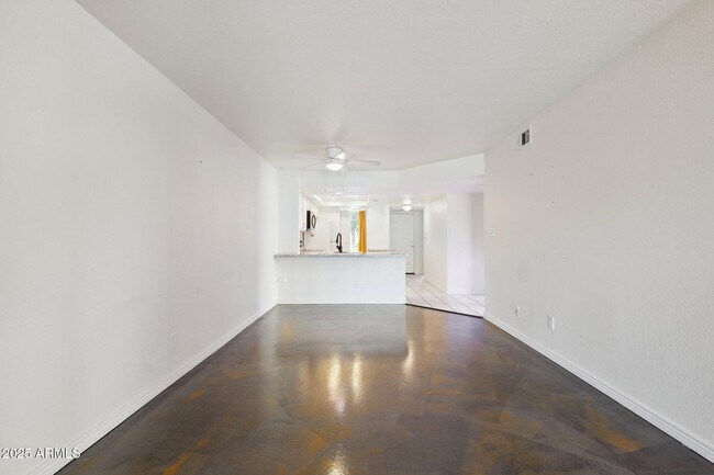 Building Photo - 205 N 74th St