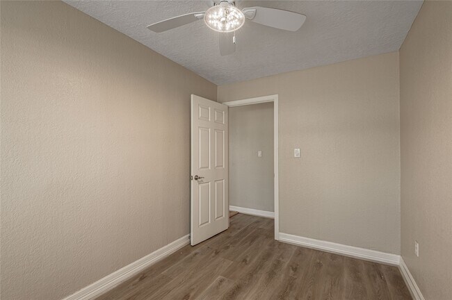 Building Photo - 280 Crestmont St