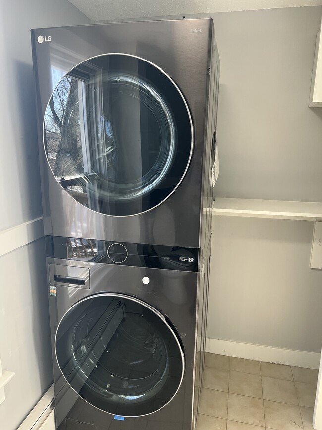 In unit washer/dryer - 4 Starr Plz