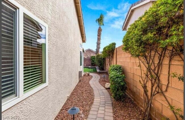 Building Photo - 1811 Puerto Way