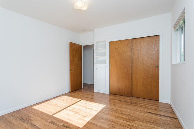 Building Photo - 2822 N Tartan Pl