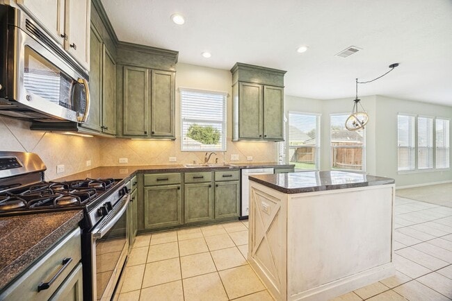 Building Photo - 24710 Hikers Bend Dr