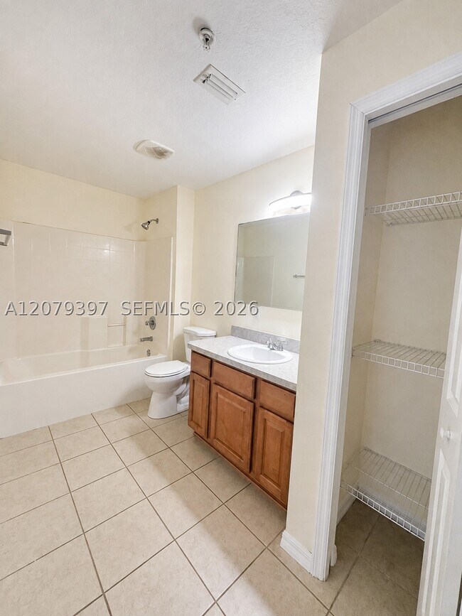 Building Photo - 10409 SW 85th Ct