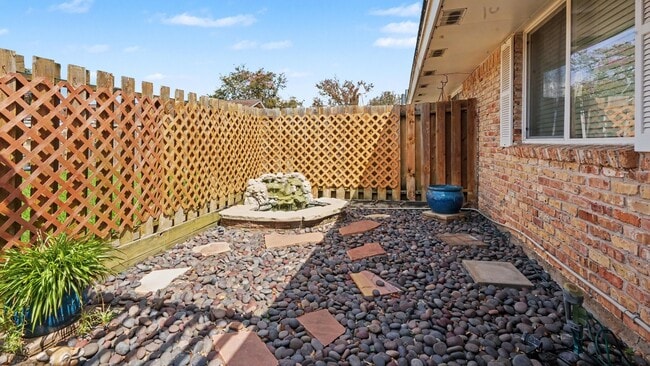 Building Photo - 16506 Diana Ln