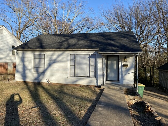 Primary Photo - 4820 Francis St