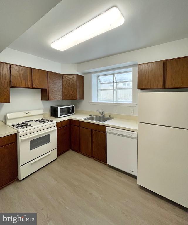 Building Photo - 3724 Ingalls Ave