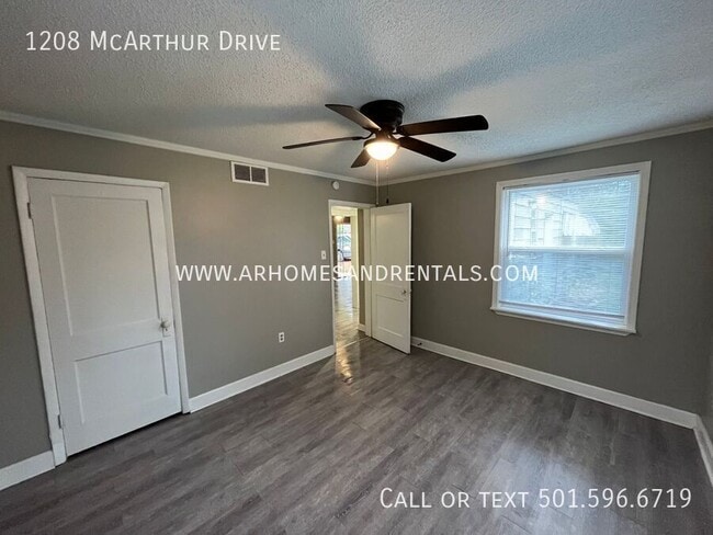 Building Photo - 1208 McArthur Dr