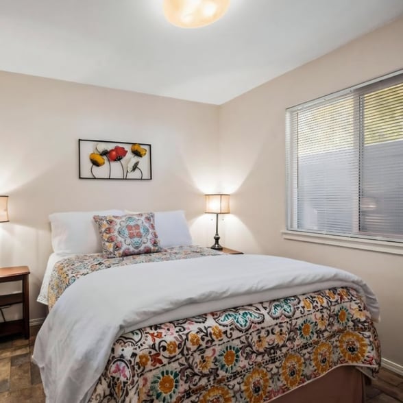 Building Photo - 1410 E Ash Ave