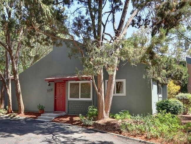 Building Photo - 2153 Bella Casa St