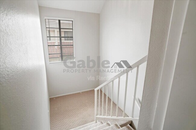 Building Photo - 27663 Ironstone Dr