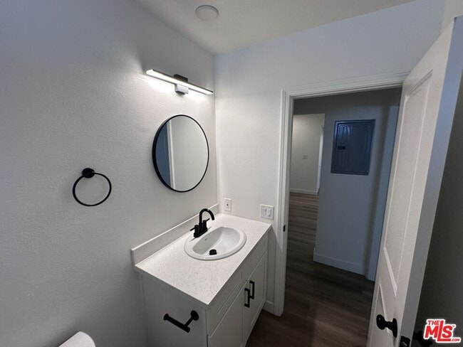 Building Photo - 314 S Clark Dr