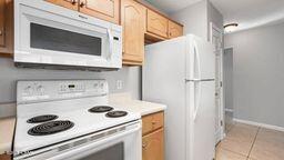 Building Photo - 8416 N Lagoon Dr