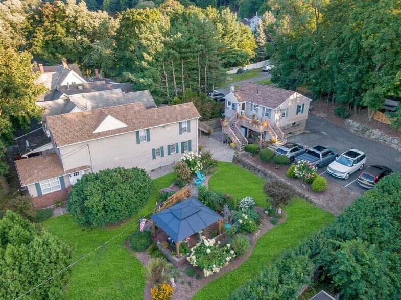 Building Photo - 19 Conger Ave