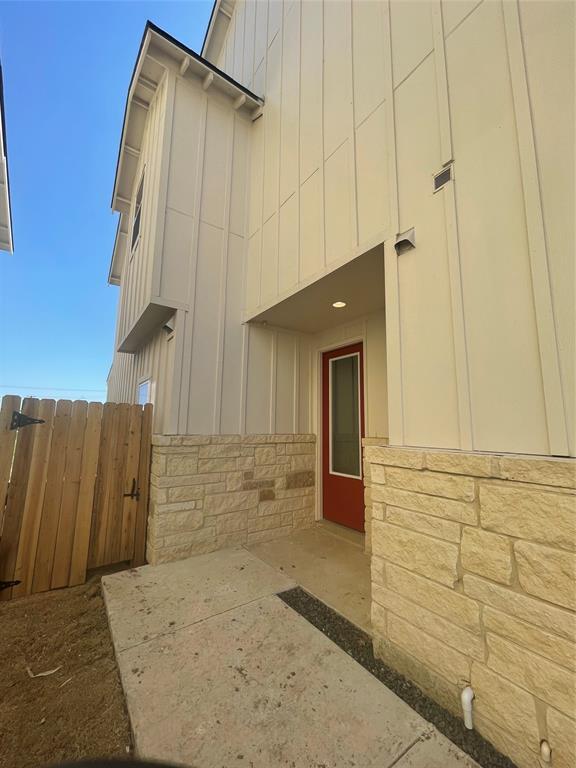 Building Photo - 232 Sapphire Dr