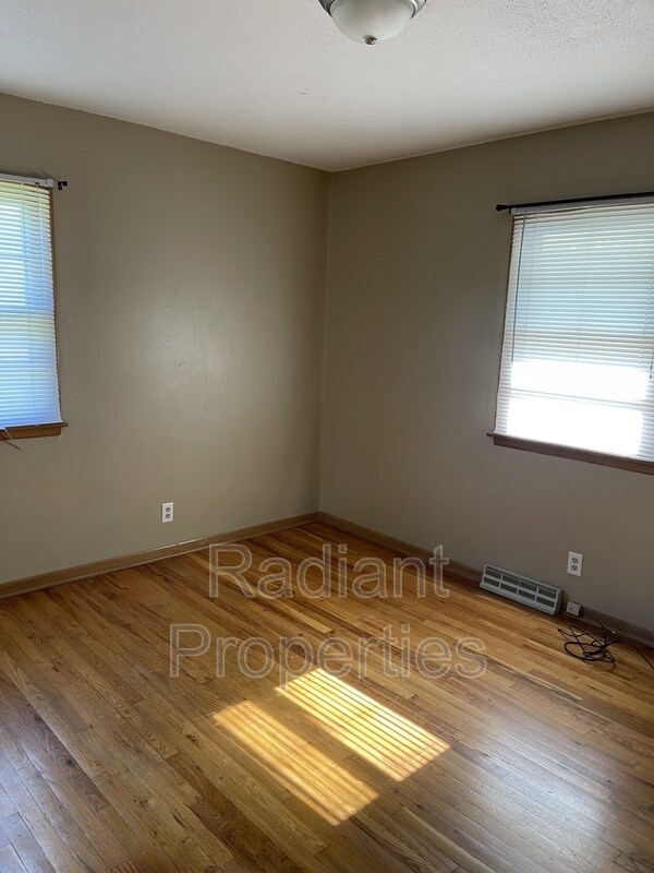 Building Photo - 3111 E 38th St