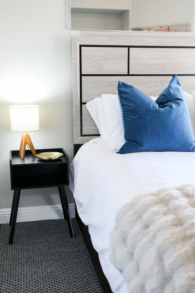 Building Photo - THE UPTOWN | Modern | Furnished | Bankers Hill Condo | Across from Balboa Park